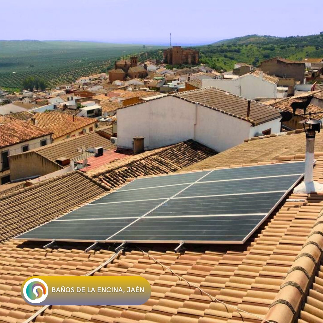 KeruxSolar's tweet photo. Vistas como las que nos brindan pueblos como #Bañosdelaencina , suponen un regalo para nosotros.

El mar de olivos y el castillo de #Burgalimar son testigos de esta instalación de 8 placas solares TW #Tier1. Desde hoy, una familia que se suma al ahorro. https://t.co/79bD9563oz