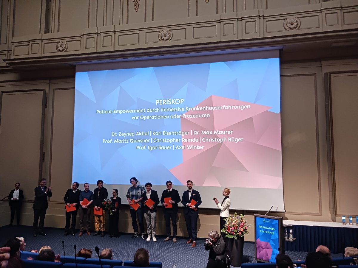 Yesterday at the #SpringReception of Charité, we announced the winners of the Max Rubner Award 2024! On behalf of Stiftung Charité, our Chair, Dr. Jörg Appelhans, and General Manager Marie Hoffmann congratulate the creative minds behind “Periskop”, ... 1/2