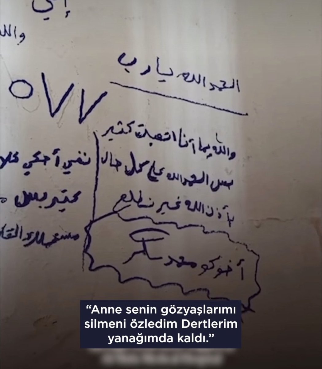 “Anne senin gözyaşlarımı silmeni özledim, dertlerim yanağımda kaldı..”
Katil #İsrail tarafından vurulan hastahanenin duvarından..
Allah yanınıza bırakmaz.
Vallahi unutursak kalbimiz kurusun! #Gazze #Filistin #Palastine #Gazza #GazzedeÇocuklarÖldürülüyor #23NisanKutluOlsun