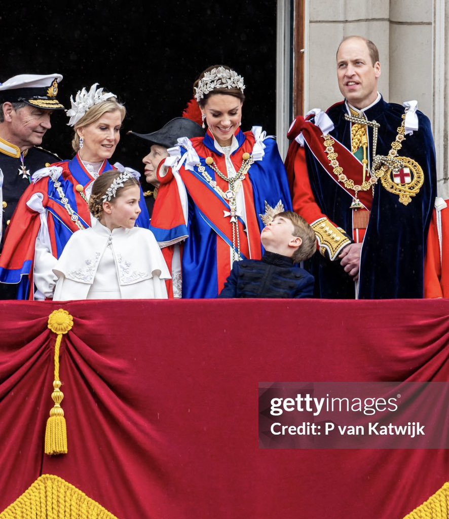 ✨ Wishing a very happy birthday to Prince Louis today 🎉

Love this photo of him with his family and Aunt Sophie at the balcony on Coronation Day ❤️

📸 P Van Katwijk/Getty