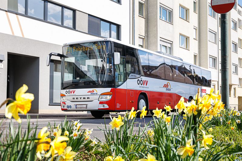 Neuer Rekord im öffentlichen Verkehr in Oberösterreich! Im Jahr 2023 haben über 44,5 Millionen Fahrgäste die regionalen Bus- und Bahnverbindungen genutzt – das entspricht einem Anstieg von 14% gegenüber dem Vorjahr. Mehr dazu: lnkd.in/dgDYhz6V
Fotocredit: Mike Wolf