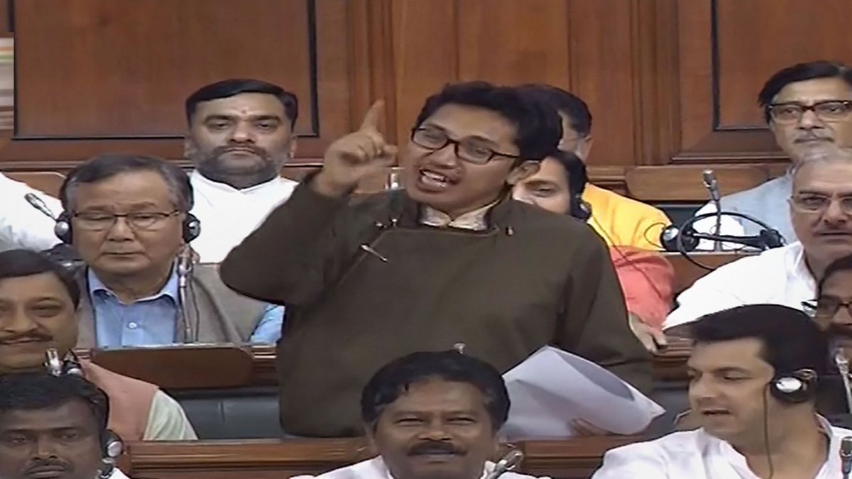 This is Ladakh MP Jamyang Tsering Namgyal.

He won the elections in 2019, gave a speech in Parliament and became an overnight sensation, he was hyped beyond limit as well.

Then an interview with Rahul Kanwal changed his fate where his wife said Kanhaiya Kumar is innocent and a