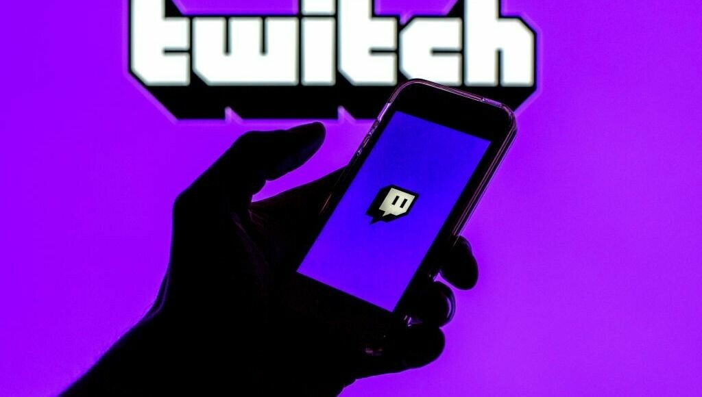 Twitch se tiktokise, mais est-ce vraiment une bonne idée ? Écoutez #VeilleSanitaire de @MMattack ➡️ l.franceinter.fr/kKc