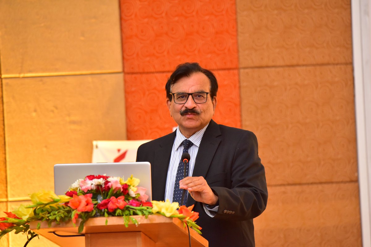 Honoured to be invited as a Key note speaker at Khyber Medical University by Prof @DrZia_ulhaq on the 4th International Conference on Public Health. This year theme was investing in public health. Thanks to staff, faculty and students of kmu for great hospitality. #PublicHealth