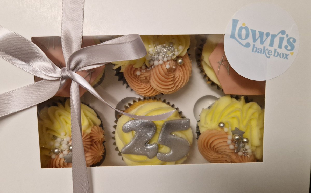 Beautiful cupcakes from lowri's bake box  going out today