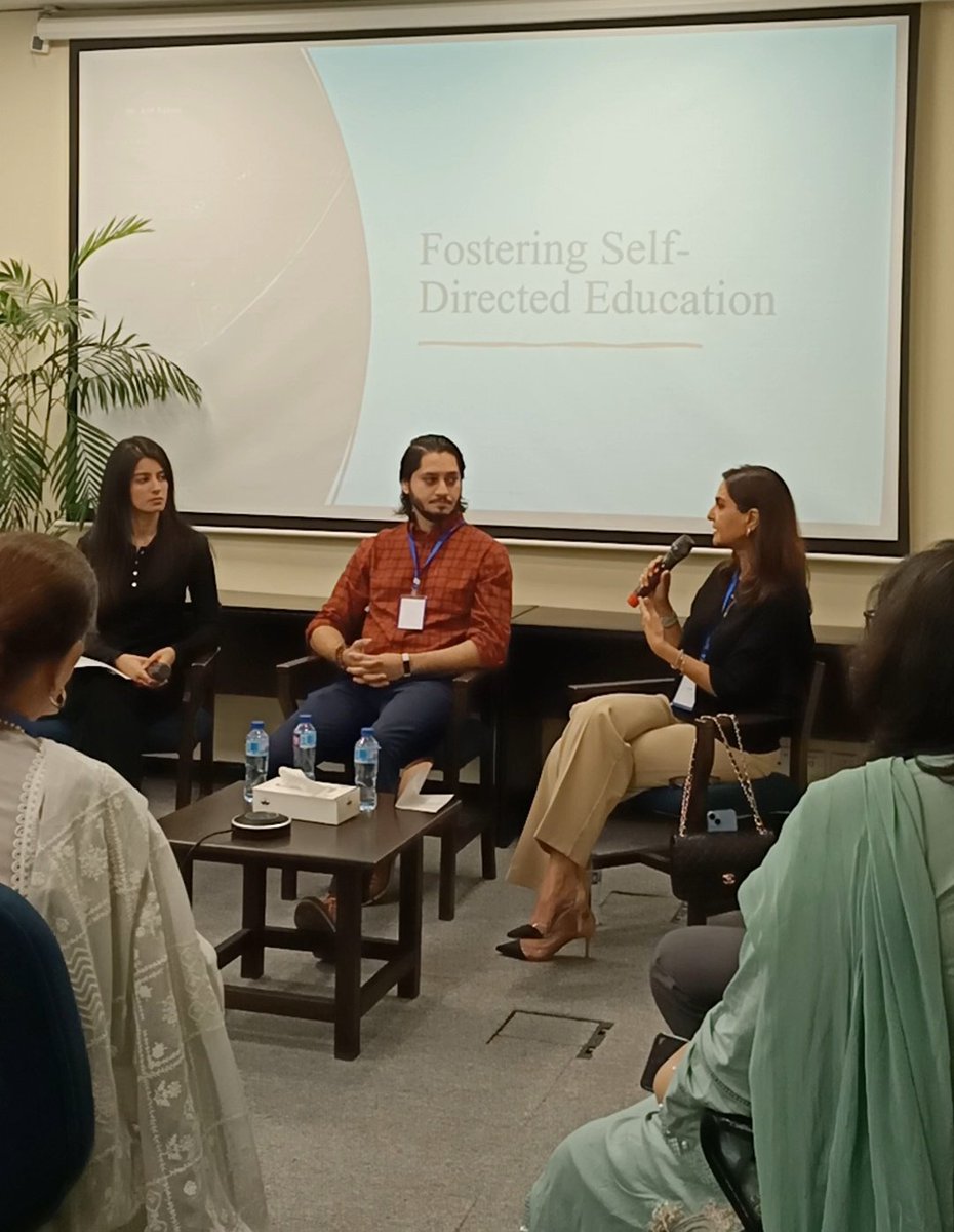 The panel discussion, 'Fostering Self-directed Education' focused on how to help students become emotionally independent and resilient learners in today's changing educational environment. #LearningWithoutBorders