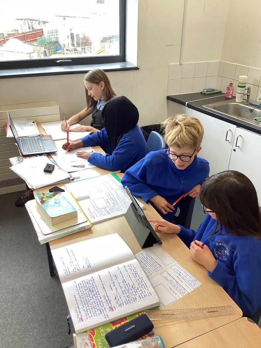 glenfromep's tweet photo. #JuniperClass are busy researching famous boats and ships, ready to start writing our non-chronological reports tomorrow! #year6 #writing βοΈπβοΈβ΄οΈ https://t.co/rmrfJx7xeK