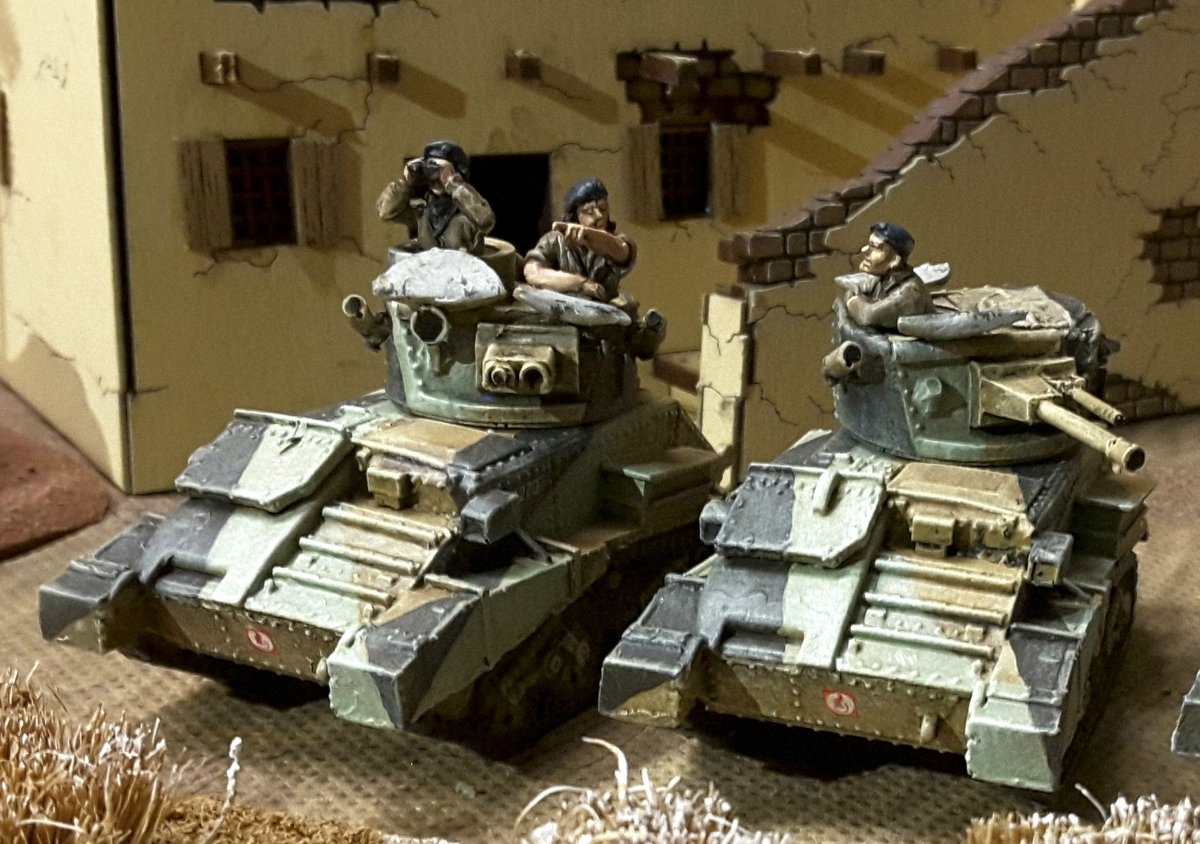 Everyone loves a bit of Caunter & these Mk VI light #tanks just ooze early #WW2 Whatever it is its over there ! #28mm #wargaming #wargames #miniatures #painting #history