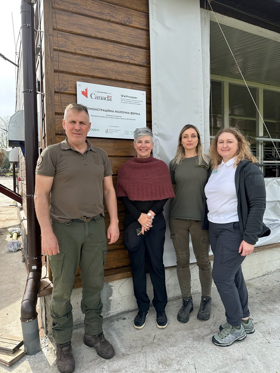 Zelenyi Hai (Green Grove) farm near Dnipro produces high quality dairy products and contributes to the prosperity of its rural community. Ambassador Cmoc visited the farm to see how it uses Canadian experience and supports women entrepreneurship.