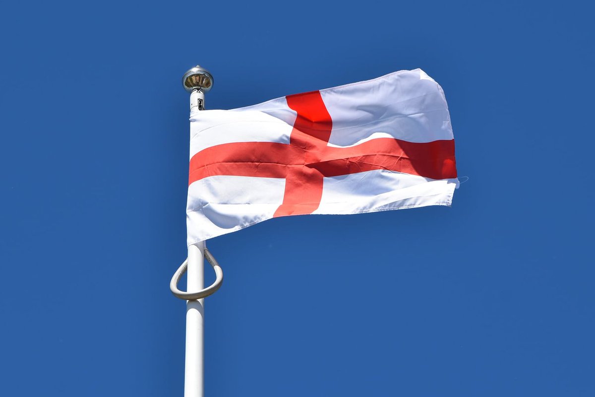 stuartmfoster's tweet photo. HAPPY St Georges day, photo i took few years back from the walls of lincoln castle. #StGeorgesDay #StGeorgesDay2024 #stgeorgeflag #england #englandflag #lincolncastle #lincoln #lincolnshire https://t.co/lC9srtxbo9