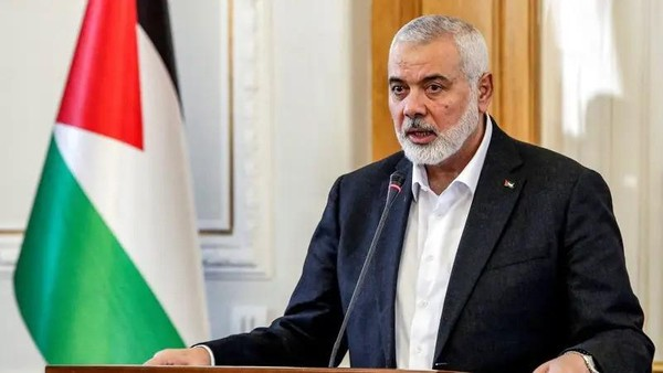 Haniyeh: Ekonomi Israel runtuh karena Yaman Kepala Kantor Gerakan Politik Hamas: Tidak ada yang menyangka negara seperti Yaman akan memiliki pengaruh yang begitu kuat dan menghentikan arus transit di Laut Merah. Tindakan Yaman ini menghancurkan perekonomian Israel.