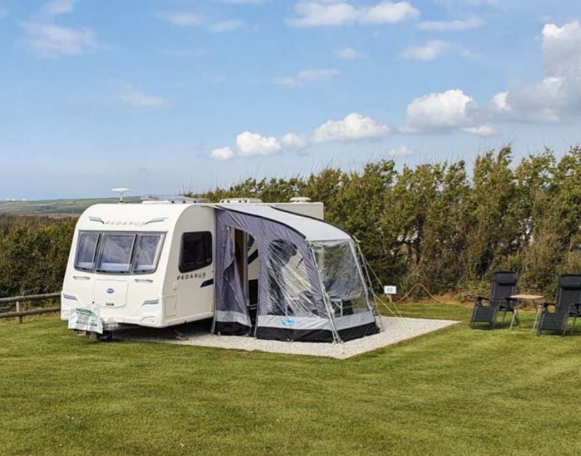 🏕️ Looking for the perfect camping getaway in Bude, Cornwall? Look no further than Upper Lynstone Caravan & Camping Park! Whether camping or touring, guests will find superb accommodation options here. 🏕 Campsite aroundaboutbritain.co.uk/Cornwall/12590 #Camping #StaticCaravan #Touring #Bude