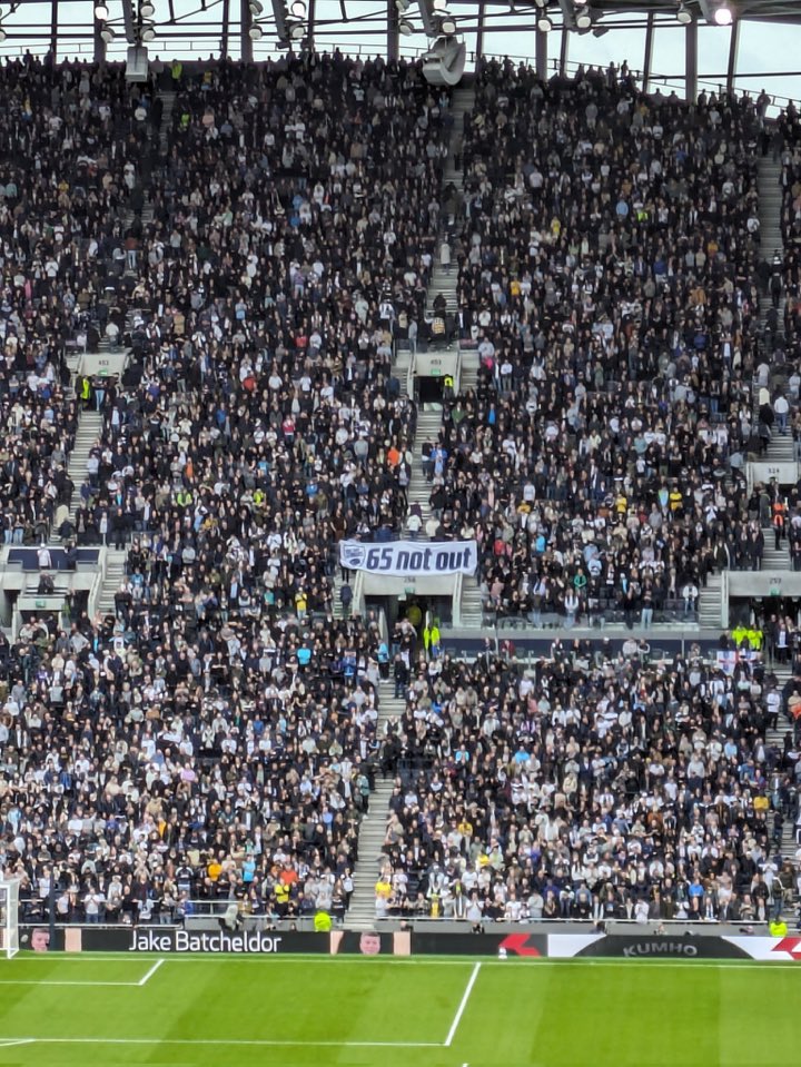 💥It’s time for more action to build up the pressure on the club and save our senior concessions.

⏱️On Sunday, we won’t be turning our backs but we will have a presence at the NLD…

💪Email saveourseniors4@gmail.com if you’d like to get involved 👊

#SaveOurSeniors
#COYS #NLD