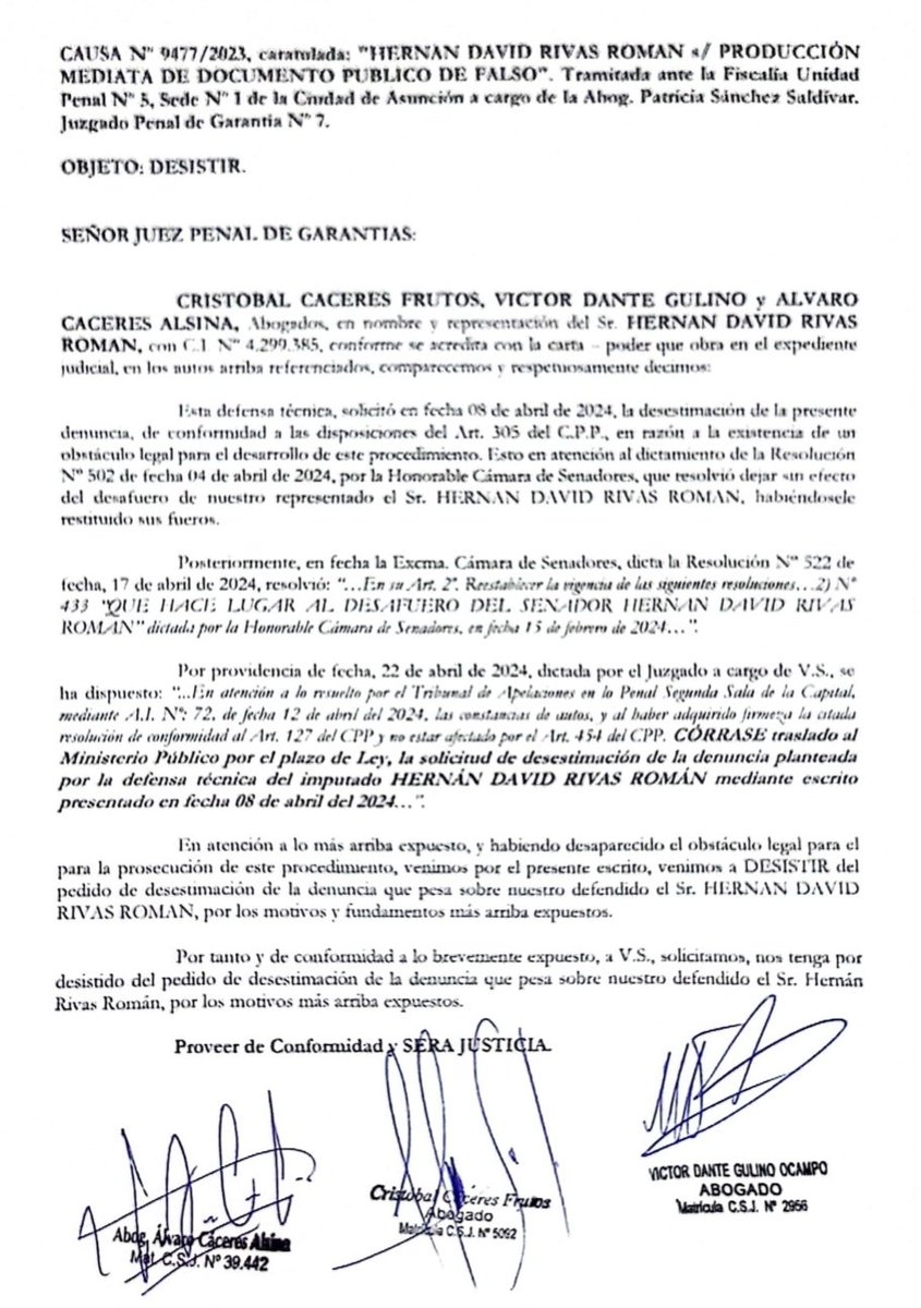 AHORA La defensa del senador colorado Hernán David Rivas Román desistió del pedido de desestimación de la denuncia por el caso título falso.

La apelación contra la admisión de la imputación sigue pendiente de resolución en la Cámara <a href="/ABCCardinal/">ABC Cardinal 730 AM</a> <a href="/ABCTVpy/">ABC TV Paraguay</a>