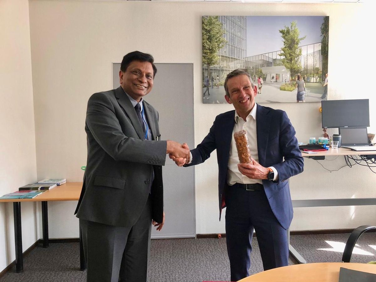 Secretary @MoHFW_INDIA @apurvaIAS met DG @rivm Mr. Hans Brug on the sidelines of @WHO Global Tobacco Regulators Forum in Utrecht & discussed collaboration in telemedicine, AI in diagnostics, AMR & vaccination @MEAIndia @IndianDiplomacy @MinVWS @BBio_nl