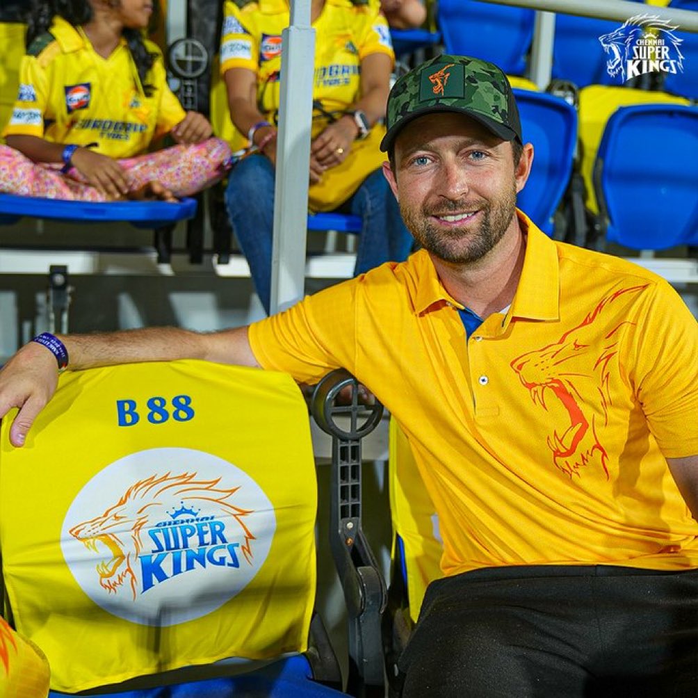 #CSK 💛 family for life!!!

#DevonConway is injured and ruled out of the #IPL2024. Yet he is still in the stands at #Chepauk supporting his beloved team.

#CSKvsLSG #ChennaiSuperKings #Chepauk #Anbuden #Yellove #WhistlePodu #MSDhoni𓃵 #Thala #Mahi #No7 #IPL2024 #RuturajGaikwad