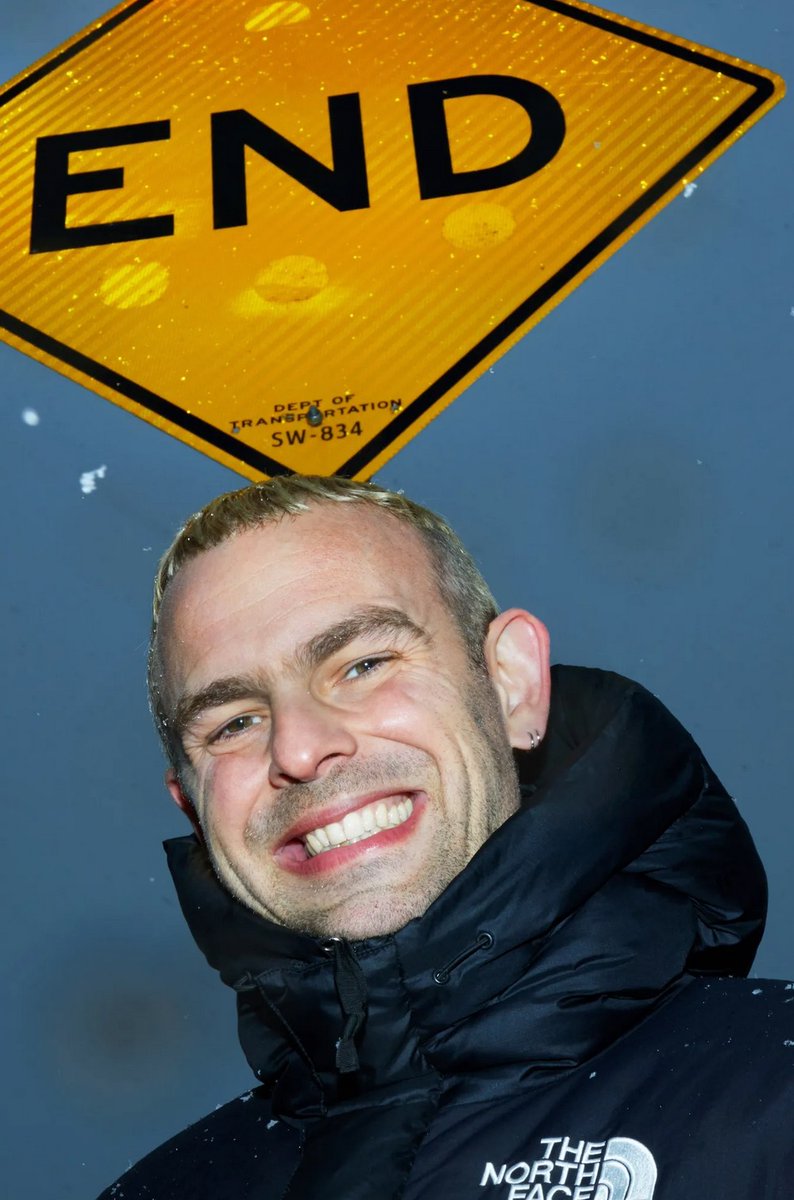 Today at Aquarium Drunkard, @amendunes unpacks the beat and sample-driven Death Jokes, his @subpop debut, working with @sleafordmods, and the spiritual qualities of a truly great song: 'I think it’s actually an ineffable thing.' 

aquariumdrunkard.com/2024/04/23/cat…