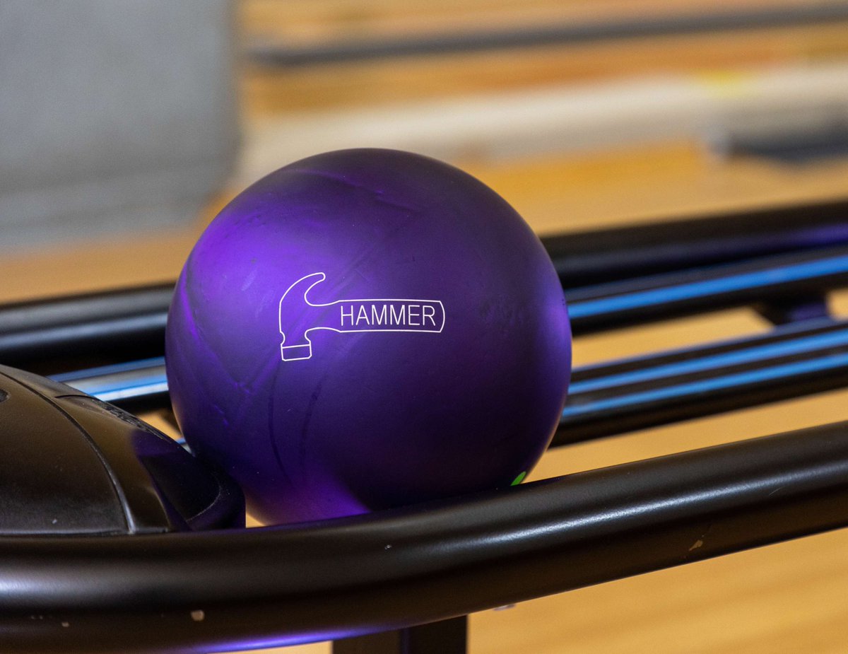 HammerBowling's tweet photo. Where are all the 'thane fans? Wave hi! 👋
#HammerBowling #PurpleHammer #StillLegal
#NothingHitsLikeAHammer 🔨 https://t.co/1xrXoGZpLN