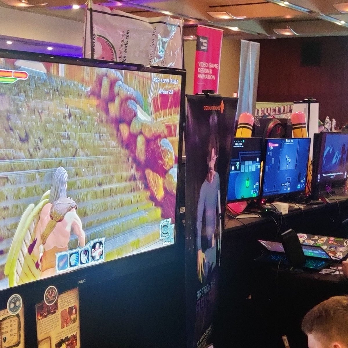 StickyRiceGames's tweet photo. We visited #LevelUpShowcase last week. It was exciting to see many of talented young adults who are passinate about video games🎮✨ Feels like we got energized🤩