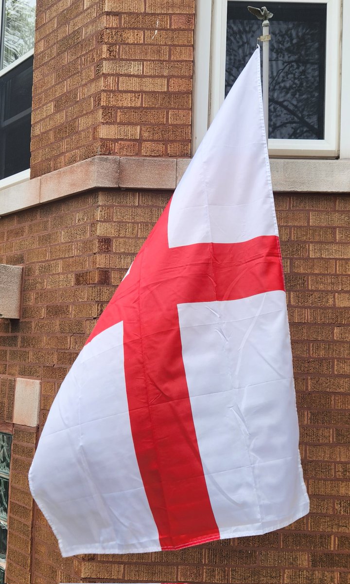 Today's #flagoftheday is England 🏴󠁧󠁢󠁥󠁮󠁧󠁿, flying for Saint George's Day.