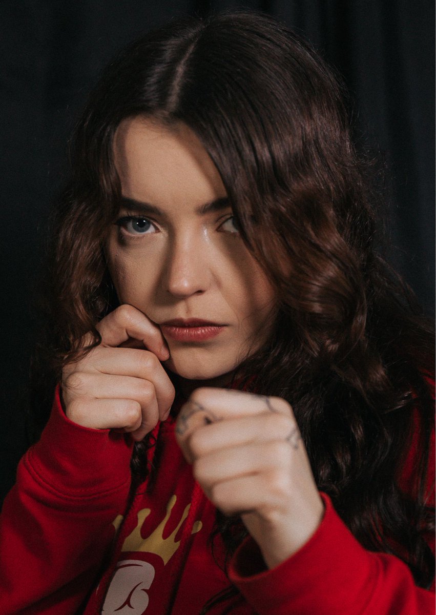 champswithinn's tweet image. Ellie, Didi &amp;amp; Sammy  in “The Champions within - portraits of a boxing community”. Find the rest of the exhibition at Brixton Library, on til the 4th of May

📸 by @chelspineda

#champswithin #boxing #boxingportraits #photography #portraits #sportsphotography