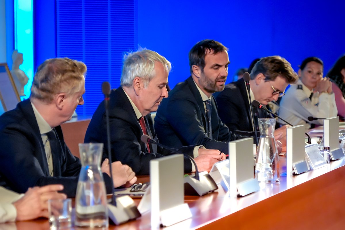 ✅ M. le Maire & son adjoint à la Tranquillité Publique ✅ M. le Préfet de l’Hérault ✅ M. le Procureur de la République ✅ Mme la représentante du Président du Conseil Départemental de l’Hérault ✅ Mme la Directrice Interdépartementale de la Police Nationale ➡️ Font le point sur