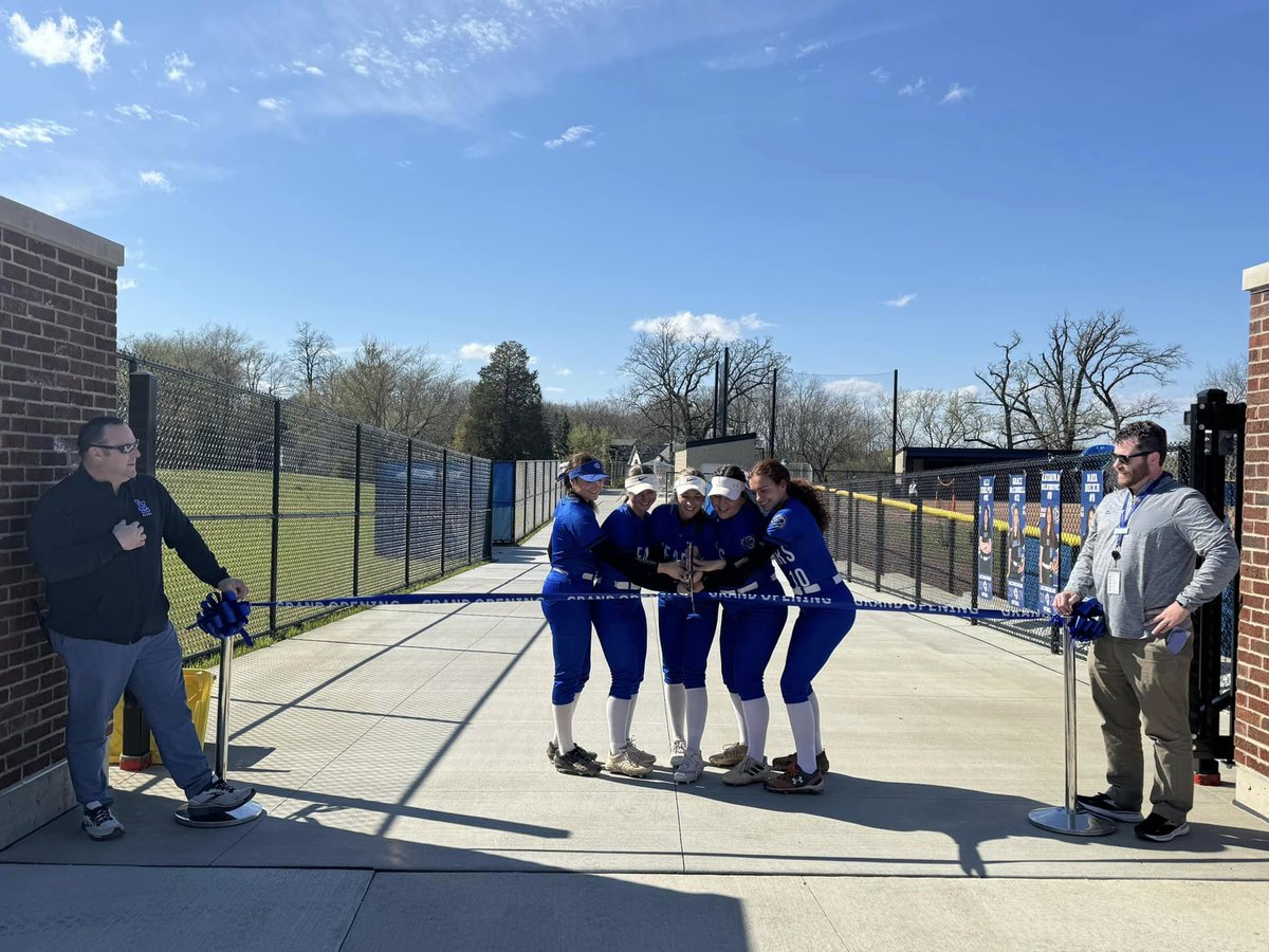 Last Friday, the Foundation had the pleasure of cheering on the LZHS softball team as they cut the ribbon for the new field! Brick donors were also presented on a new plaque that will be installed at the entrance! Thank you to the amazing donors who contributed to the brick sale!