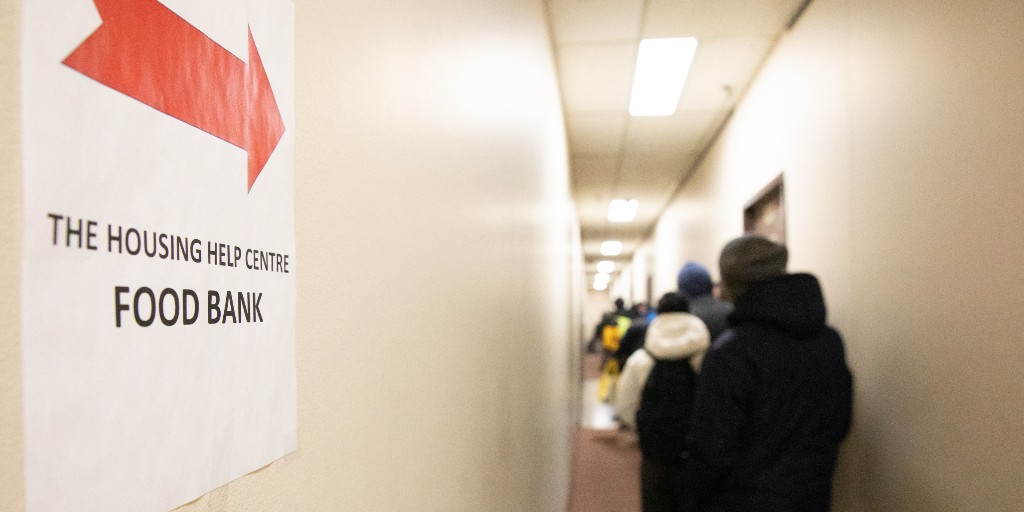 DailyBreadTO's tweet photo. The Housing Help Centre first developed its #foodprogram as a way to support those facing issues of food access during the pandemic. As rates of #foodinsecurity have risen, they've continued to support the #community. Learn more here ➡️ https://t.co/9ElfnDbPXK @thehousinghelp https://t.co/q48CnorQtE