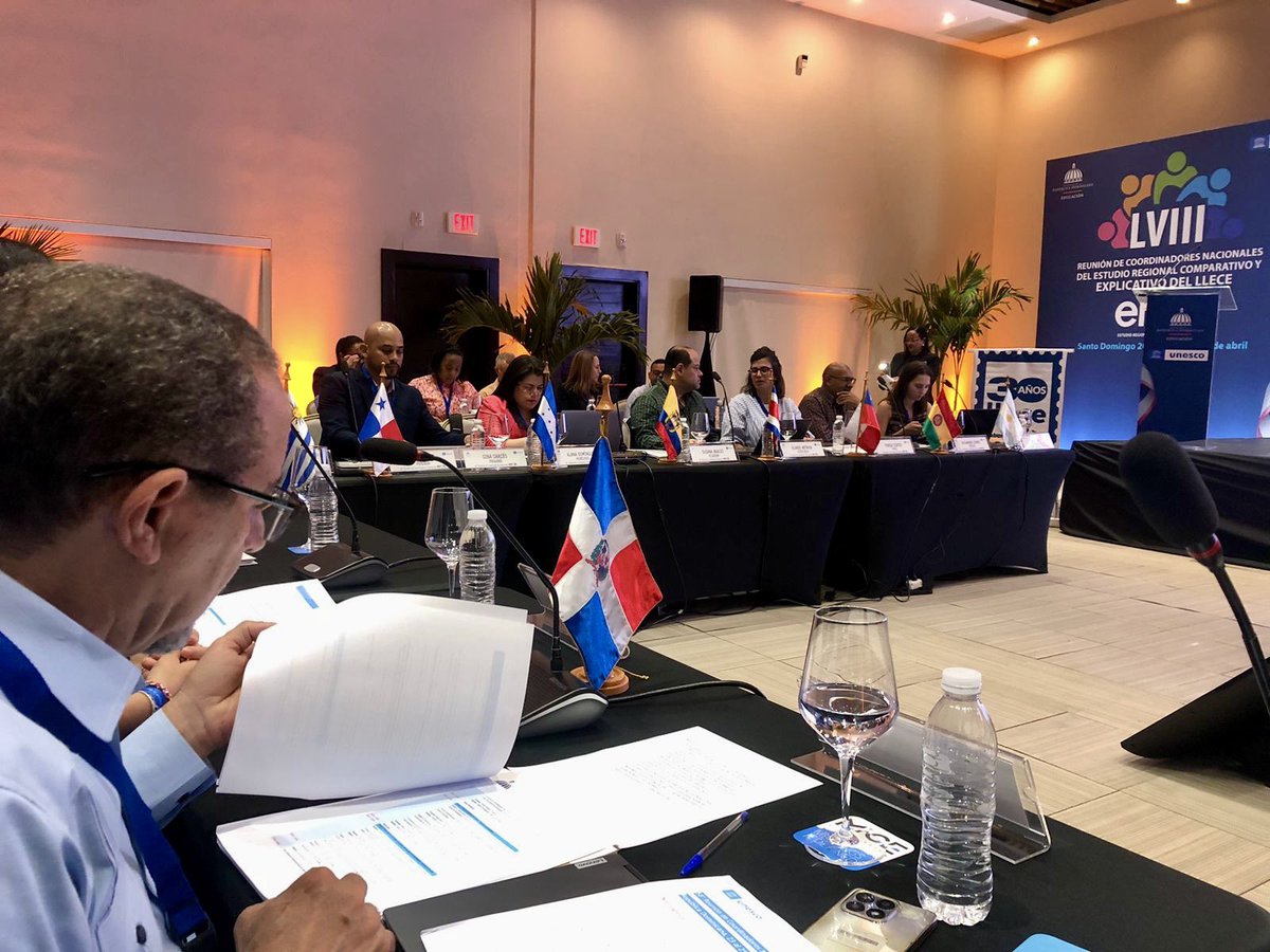 Hoy el Ministerio de <a href="/EducacionRDo/">Ministerio Educación RD</a> 🇩🇴 inauguró la 58ª reunión de coordinadores nacionales del Laboratorio LLECE de la <a href="/UNESCOSantiago/">UNESCO Santiago</a>, en República Dominicana. En el encuentro se darán a conocer los avances del Estudio Regional Comparativo y Explicativo, #ERCE2025.