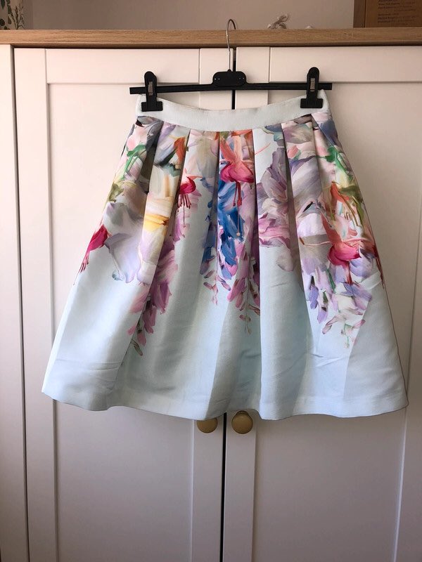 Ted Baker high-waisted skirts I’m selling on @VintedUK. Size S / 8 for £30 vinted.fr/items/42386885…