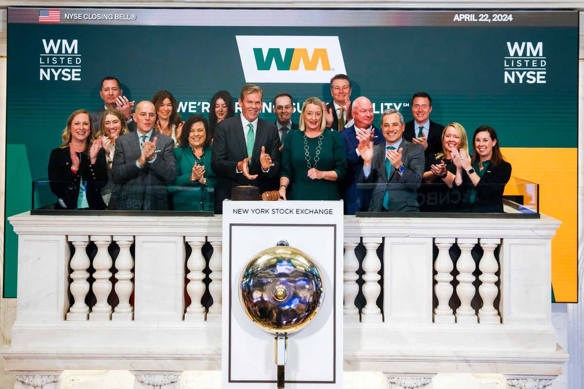 A world of celebrations with WM ♻️ We joined @WasteManagement in honoring #EarthDay as the company announced its partnership with the @MLB, becoming the first sustainability-focused partner in league history! (NYSE: WM)