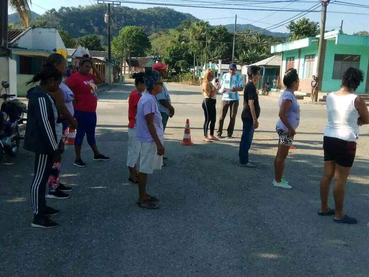 Maricel62647826's tweet photo. La atención al adulto mayor desde la actividad física comunitaria constituye prioridad para los combinados deportivos de #TercerFrente
#SantiagodeCuba
#SalvarVida https://t.co/xBn6jB75wE