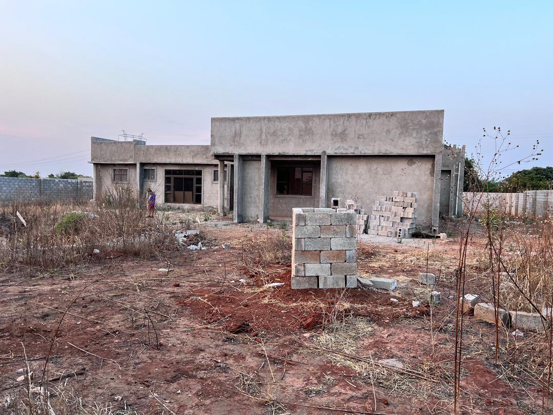 SitabileP's tweet photo. 5 bedroom house 
3 self contained 
78*40 plot 
Chifwema area 
New kasama

It’s K3.8m negotiable… https://t.co/T51mHWDFcq