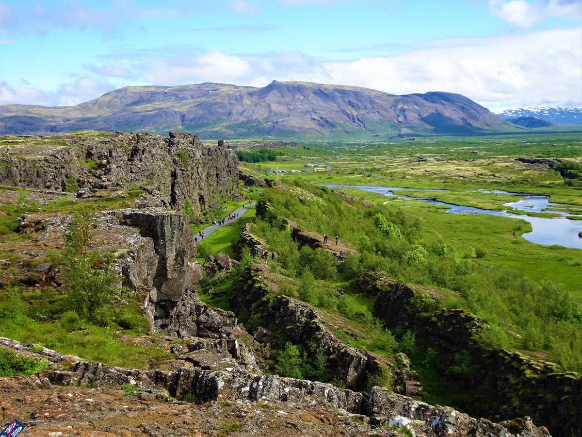 Iceland is an amazing place to visit in the summer! Hire a car and explore the amazing volcanic scenery.

raysofadventure.com/iceland-in-one…

#Iceland #volcanoes #RoadTrip #Travel