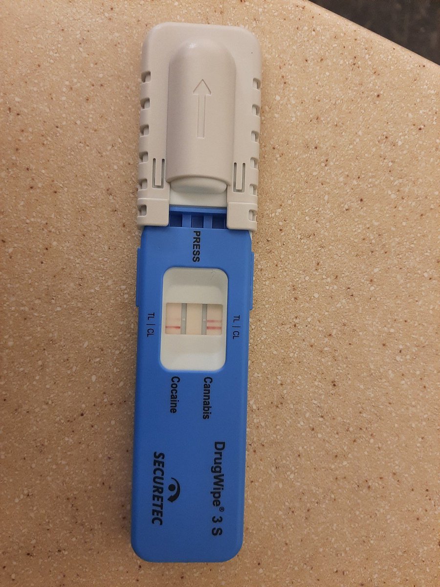 An intelligence-led deployment in the @WYP_Shipley area this morning led to the arrest of a driver after testing positive at the roadside for cannabis & cocaine.  Forensic examination of the blood sample will now determine their fate.
#opsteerside @DrugWipeUK #opfatalfails