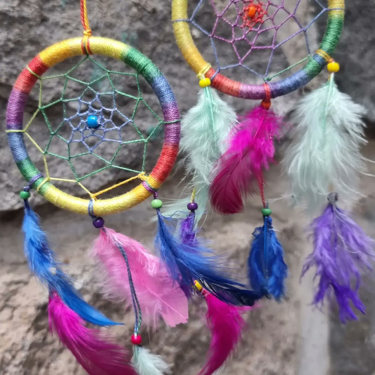 CreandoAndo12's tweet photo. También hacemos atrapasueños ✨️🧚‍♀️

#atrapasueños #hechoamano #artesanías #colores #plumas #colima #artesanoscolimotes ##compralocal #consumelocal #apoyoemprendedores #detalles #paraauto https://t.co/ezI18XMIdV