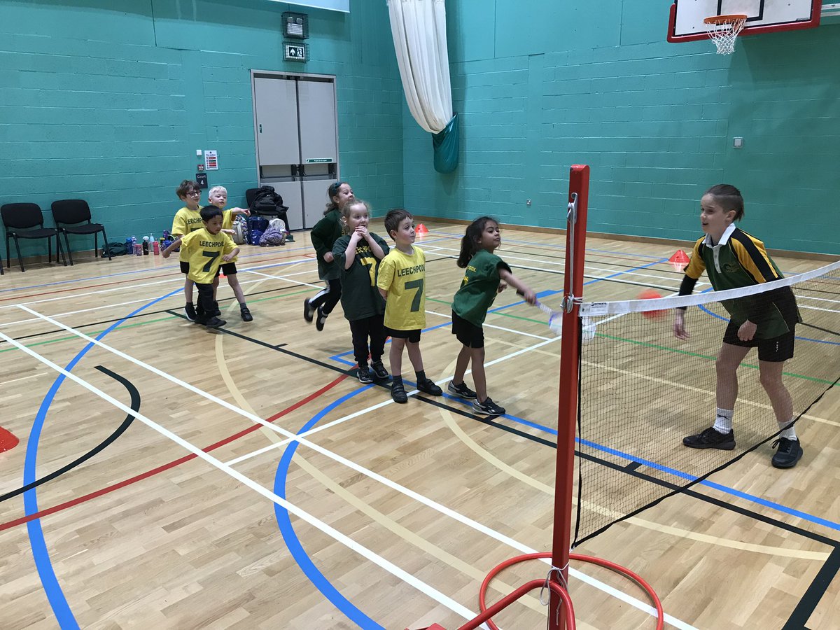Year 1 had a fabulous time perfecting their badminton skills with @HorshamDC at the Bridge. The students worked hard to improve their racket skills and had a great time!😊💚💛