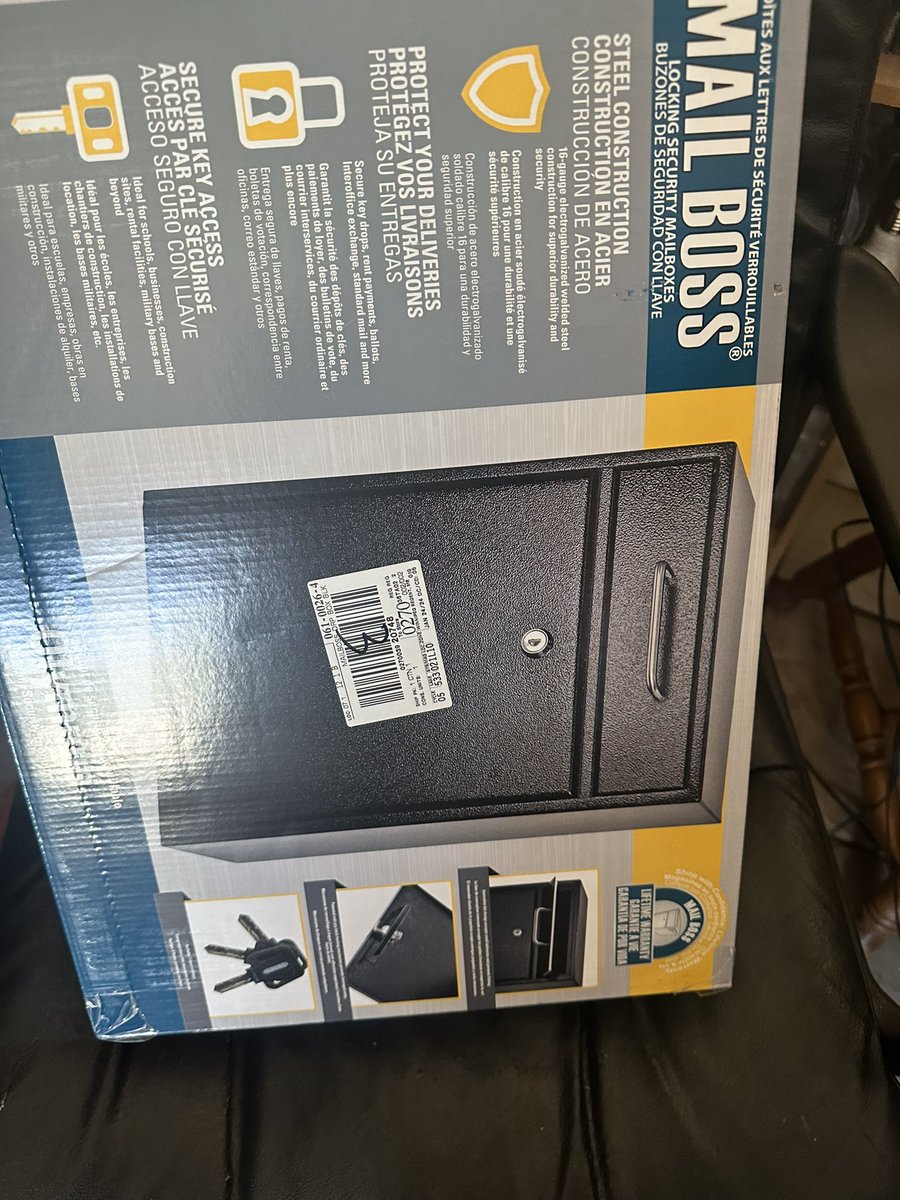 veronicasmallss's tweet photo. Locked mailbox so my cash sub can tribute me when I am out of town hahahaha https://t.co/BeuKdjSgJJ