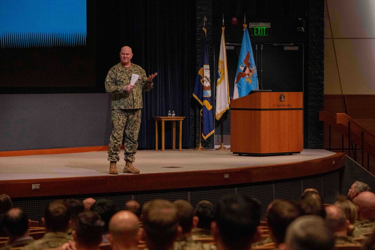 Yesterday, the Vice Chairman met with students at the @NavalWarCollege and Surface Warfare Schools Command in Rhode Island. He emphasized how honing warfighting skills and working seamlessly across all domains are essential to Joint Force readiness.