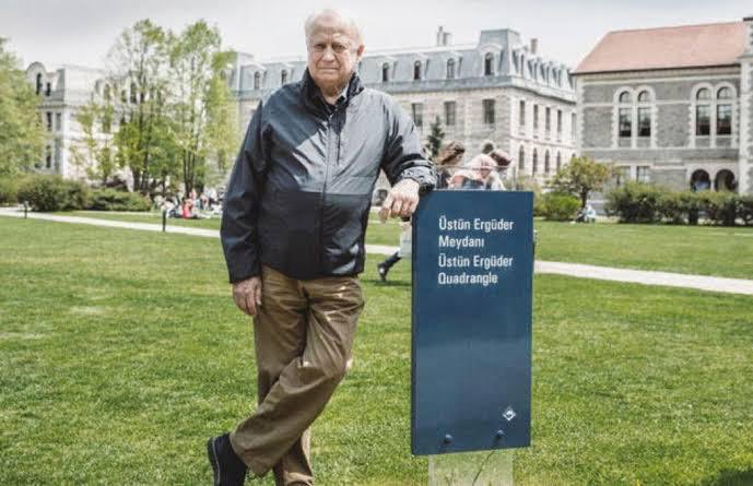 Yaparsa bunu kayyum rektör yapar!

Boğaziçi Üniversitesi’nin seçilmiş ilk rektörü olan, üniversiteye ve akademiye katkıları yazmakla bitmeyen adına üniversitede meydanı bile olan Prof. Dr. Üstün Ergüder’in üniversiteye girişi yasaklanmış!

Pes doğrusu!
Daha ne kadar dibe