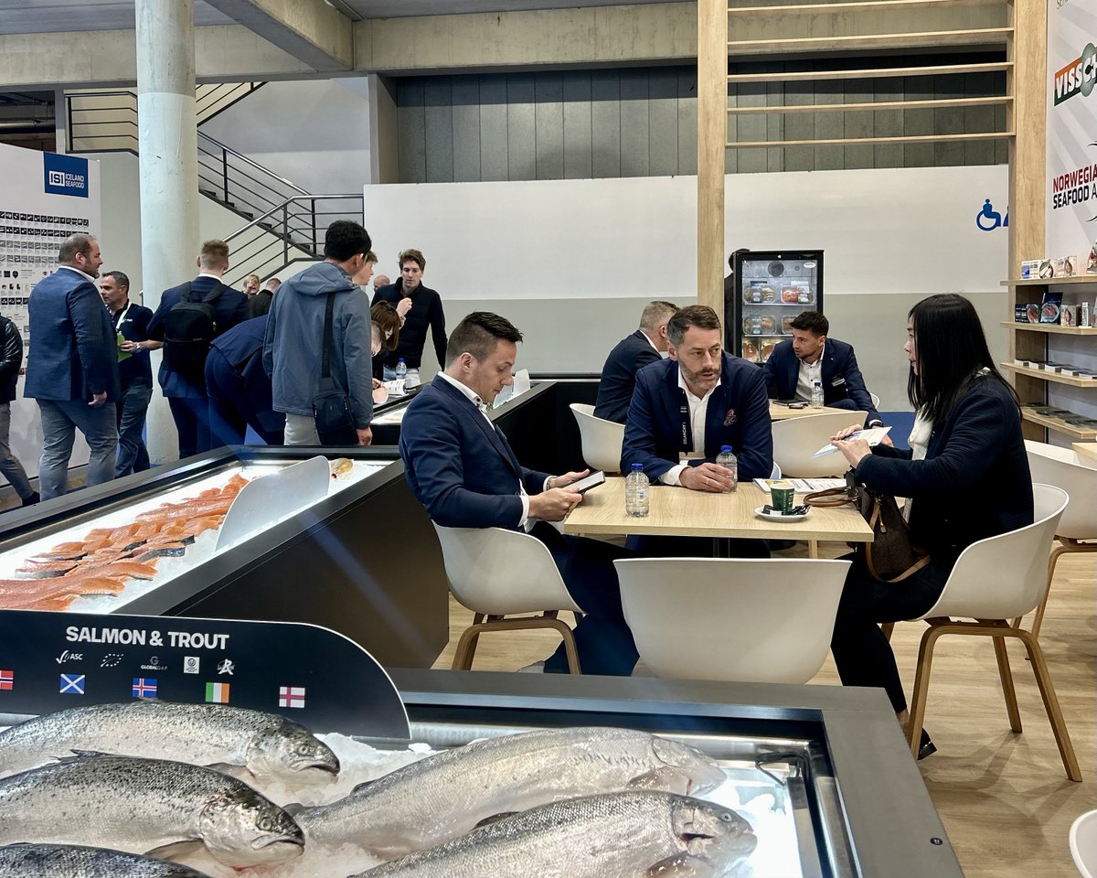 🦪🦐👋🏼 Buen inicio de la edición más grande de @SeafoodExpo_GL. El evento mundial de productos del mar reúne a 2.244 empresas de 87 países, que ocupan más de 51.200 m2 netos del recinto de Gran Via. #SEG24