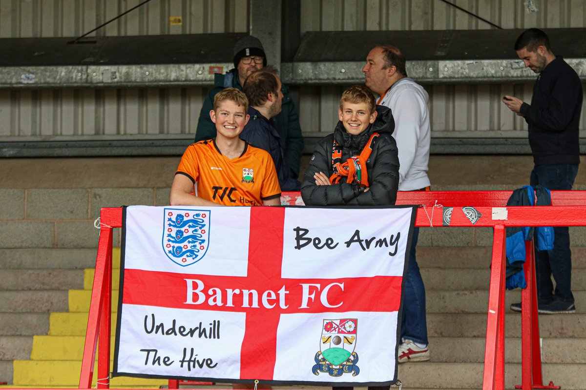 Happy St. George's Day 🏴󠁧󠁢󠁥󠁮󠁧󠁿 #BarnetFC🐝