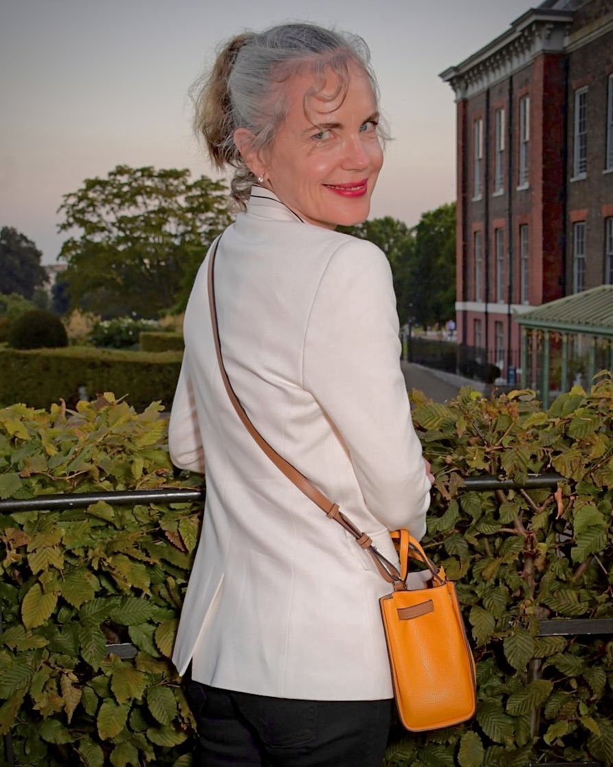 elizabeth mcgovern attends the ATG summer party hosted by ambassador theatre group (september 2021)
📸: dave benett