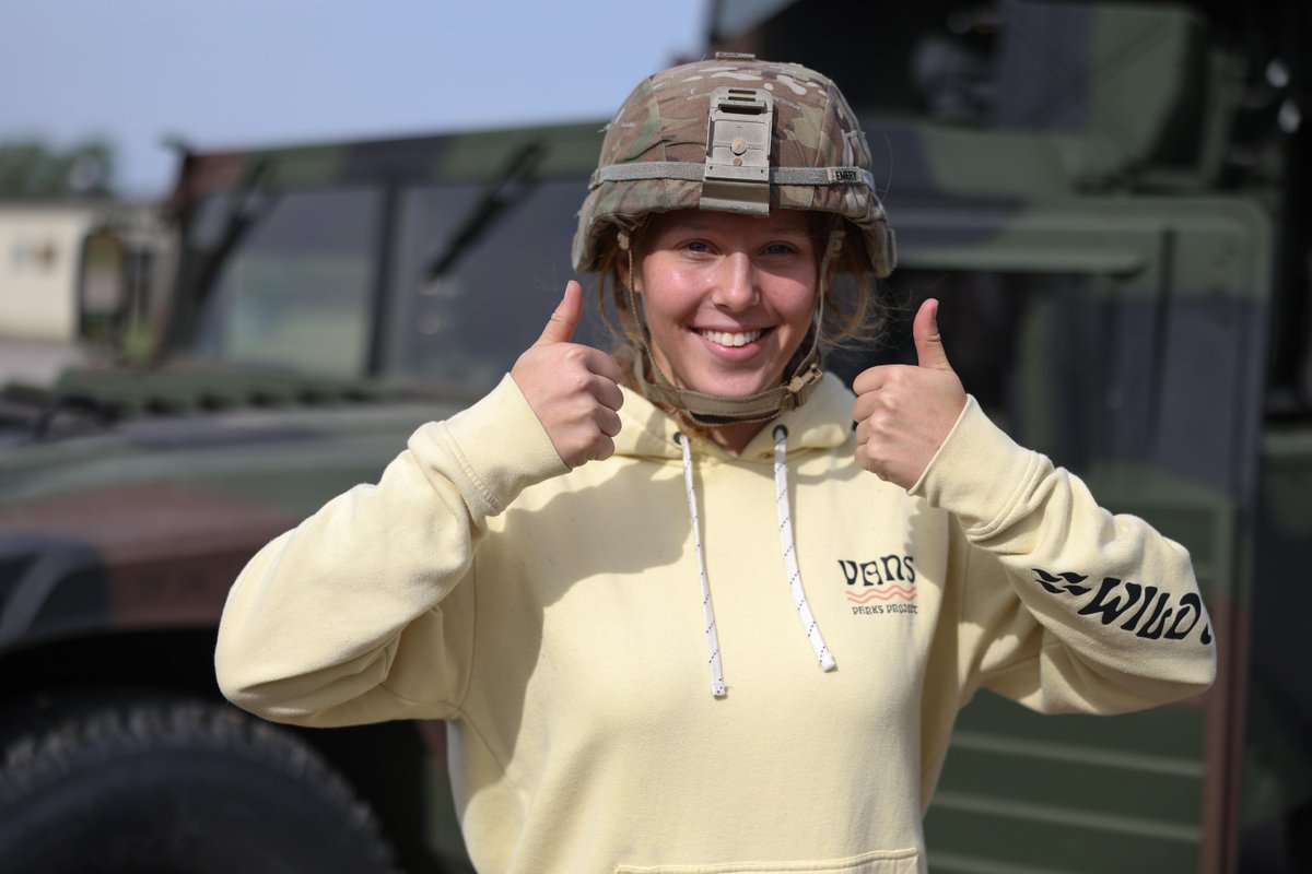 Approx. 90 high school juniors and seniors from around Oklahoma City, Lawton and Wichita Falls traveled to Fort Sill as part of the Day in the Life program last Friday! 📷: flic.kr/s/aHBqjBnmLj @USArmy @TRADOC @USAREC #TeamSill #DayInTheLife #PeopleFirst #FutureSoldiers