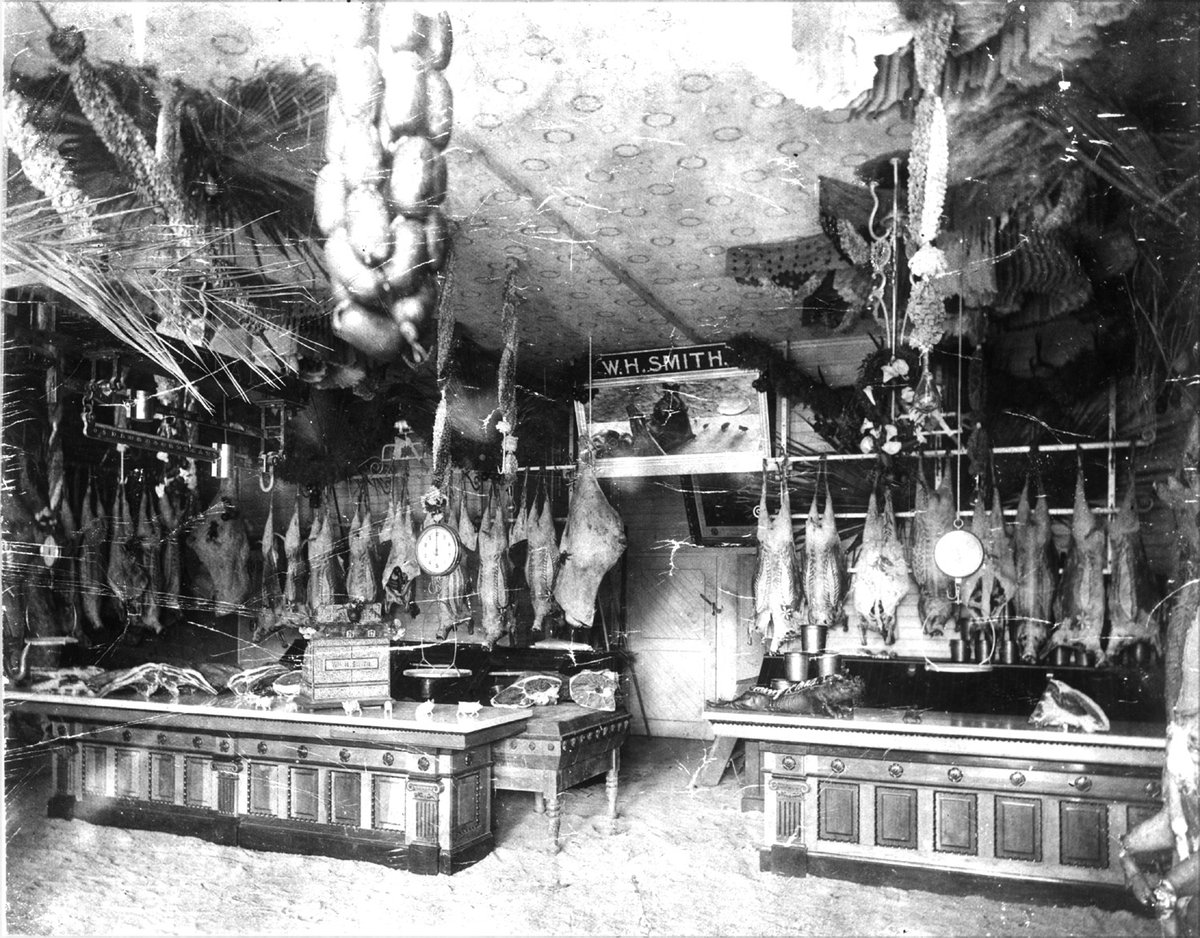 PIC OF THE DAY!
An 1890 photo of the interior of Smith's Meat Market:
#PrescottAZHistory #PrescottAZ #OldPhoto