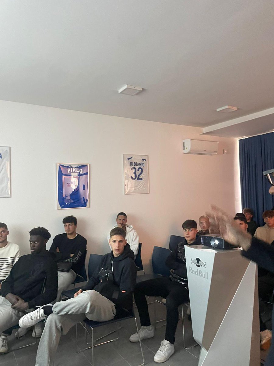 𝐈𝐥 𝐂𝐚𝐥𝐜𝐢𝐨 𝐍𝐨𝐧 𝐄̀ 𝐒𝐨𝐥𝐨 𝐔𝐧 𝐆𝐢𝐨𝐜𝐨 Oggi appuntamento con i calciatori del @BresciaOfficial: Prima Squadra e, a seguire, U19 e U17. Match fixing e utilizzo consapevole dei farmaci le tematiche affrontate.