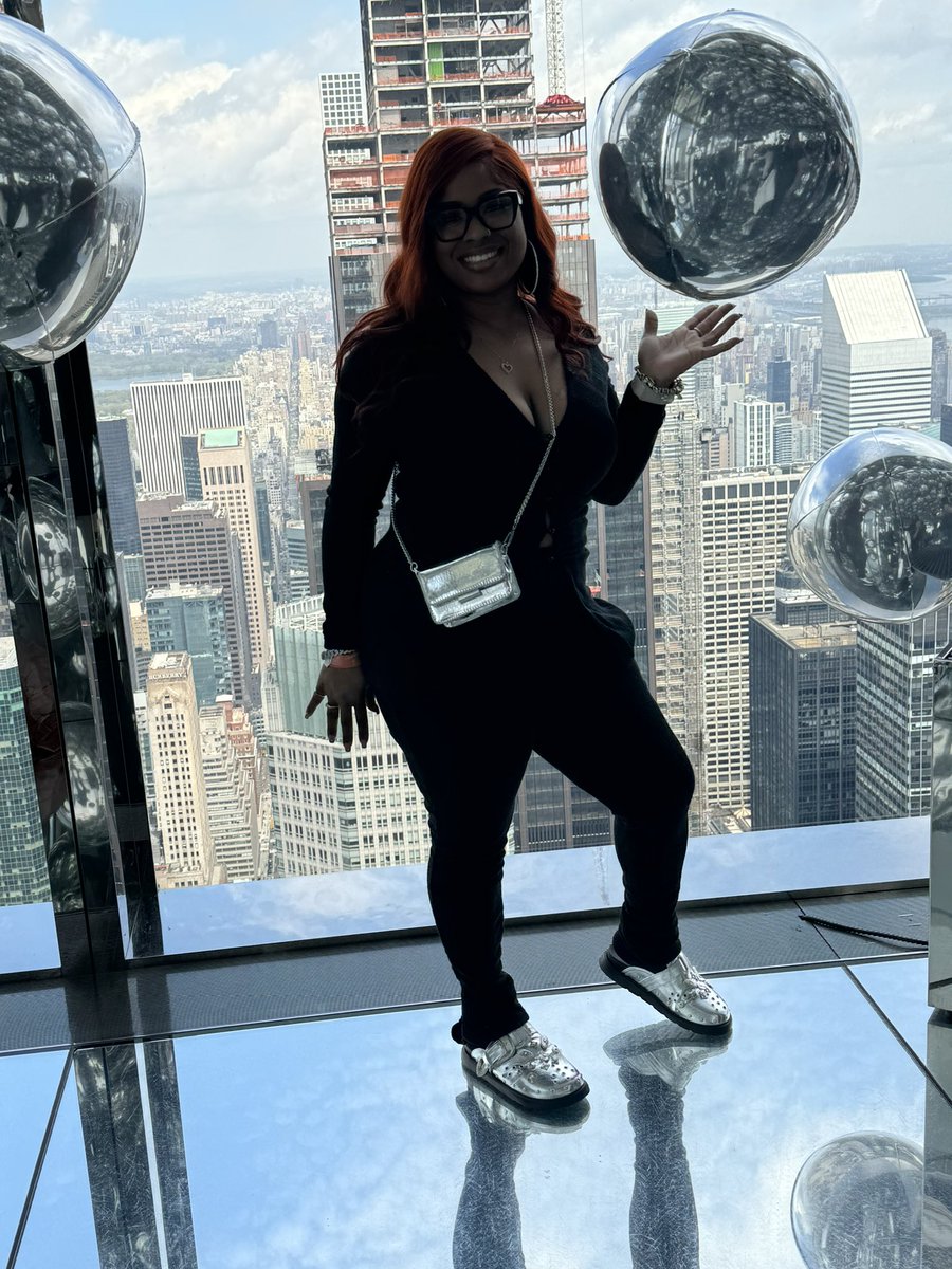 xPure_BEAUTY's tweet photo. Turned 30 in NYC 🗽 ❤️ https://t.co/UxUIX680d1