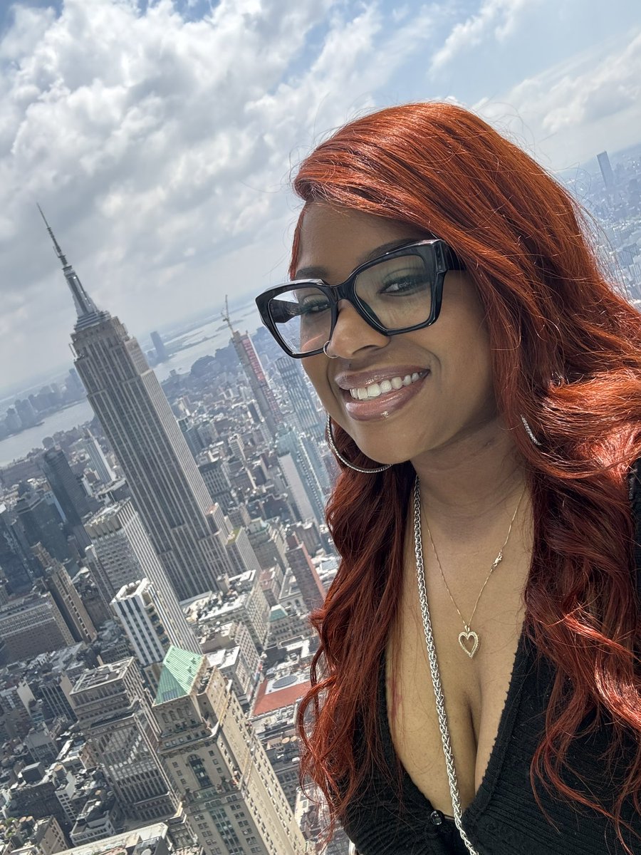 xPure_BEAUTY's tweet photo. Turned 30 in NYC 🗽 ❤️ https://t.co/UxUIX680d1