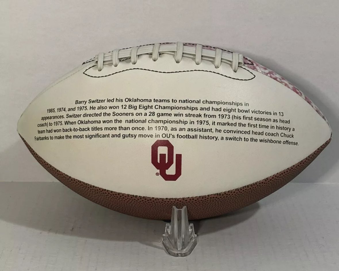 🏈 Sooner FB Fans! 🏈 Alright Sooner Nation, it’s time for another giveaway! This time I’ll be giving away a Signed Barry Switzer ball. Retweet this post and Follow @RobRottenb to be entered! Winner will be announced on Friday 4/26! Best of luck, and Boomer Sooner!…