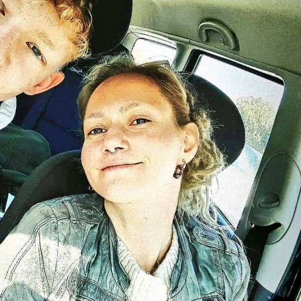 fuechsern's tweet photo. Wochenende: Die Wohnung am Meer geleert und den besten Menschen von allen gesehen. 1500 km hinterm Steuer, liedersingend, trommelnd, pfeifend. Aufbruch vorn, mitte, hinten. Es ist schon eine Wucht, dieses Leben. https://t.co/eDF2JwmoKU